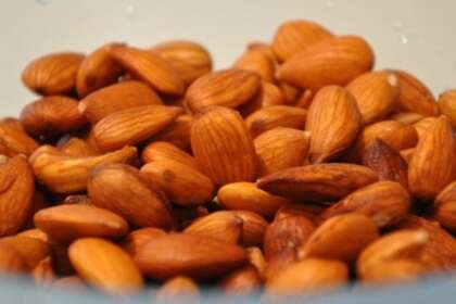 Why this nutritionists saying to eat soaked almonds
