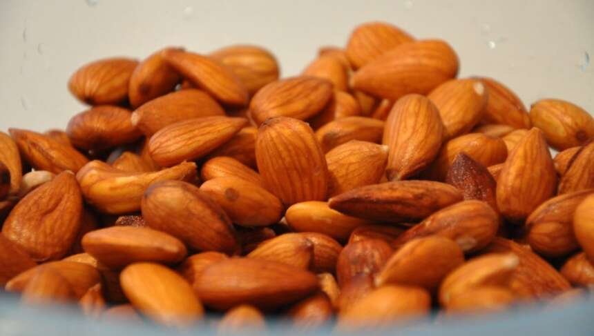 Why this nutritionists saying to eat soaked almonds
